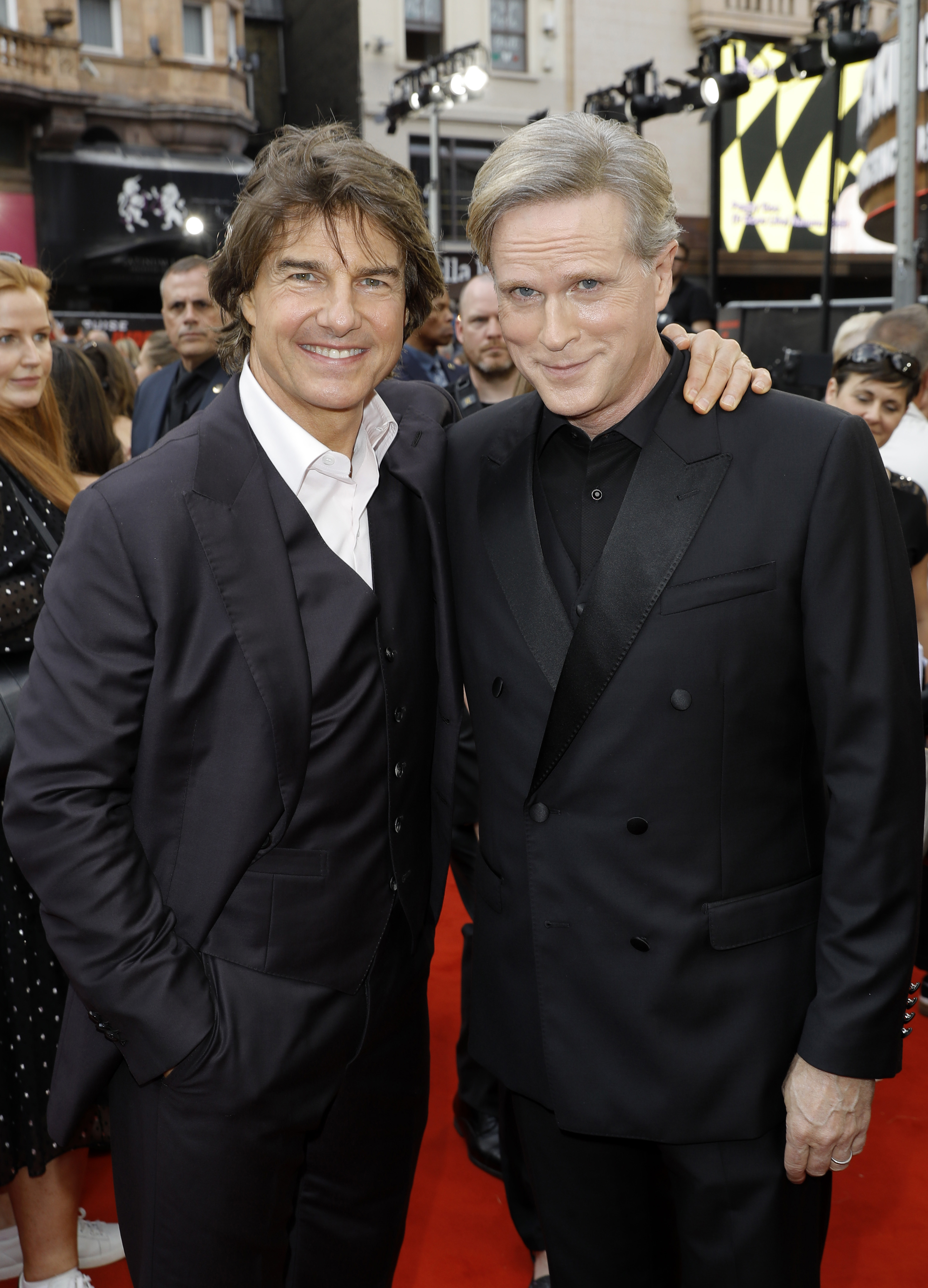 Tom Cruise and Cary Elwes at the UK premiere of "Mission: Impossible - Dead Reckoning Part One" on June 22, 2023, in London, England | Source: Getty Images