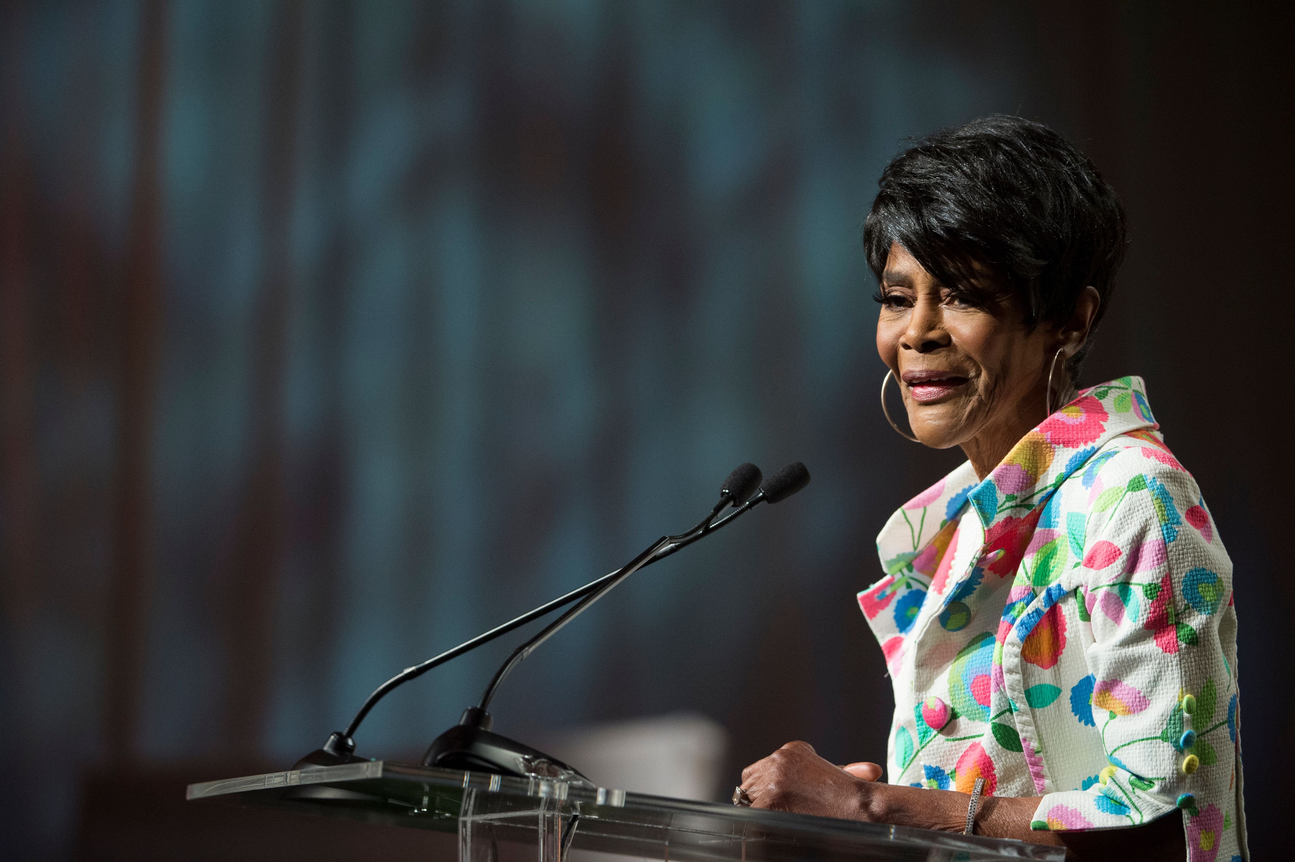 Cicely Tyson receives the Legends Award at MegaFest's International Faith & Family Film Festival at Omni Hotel on June 30, 2017 | Photo: Getty Images