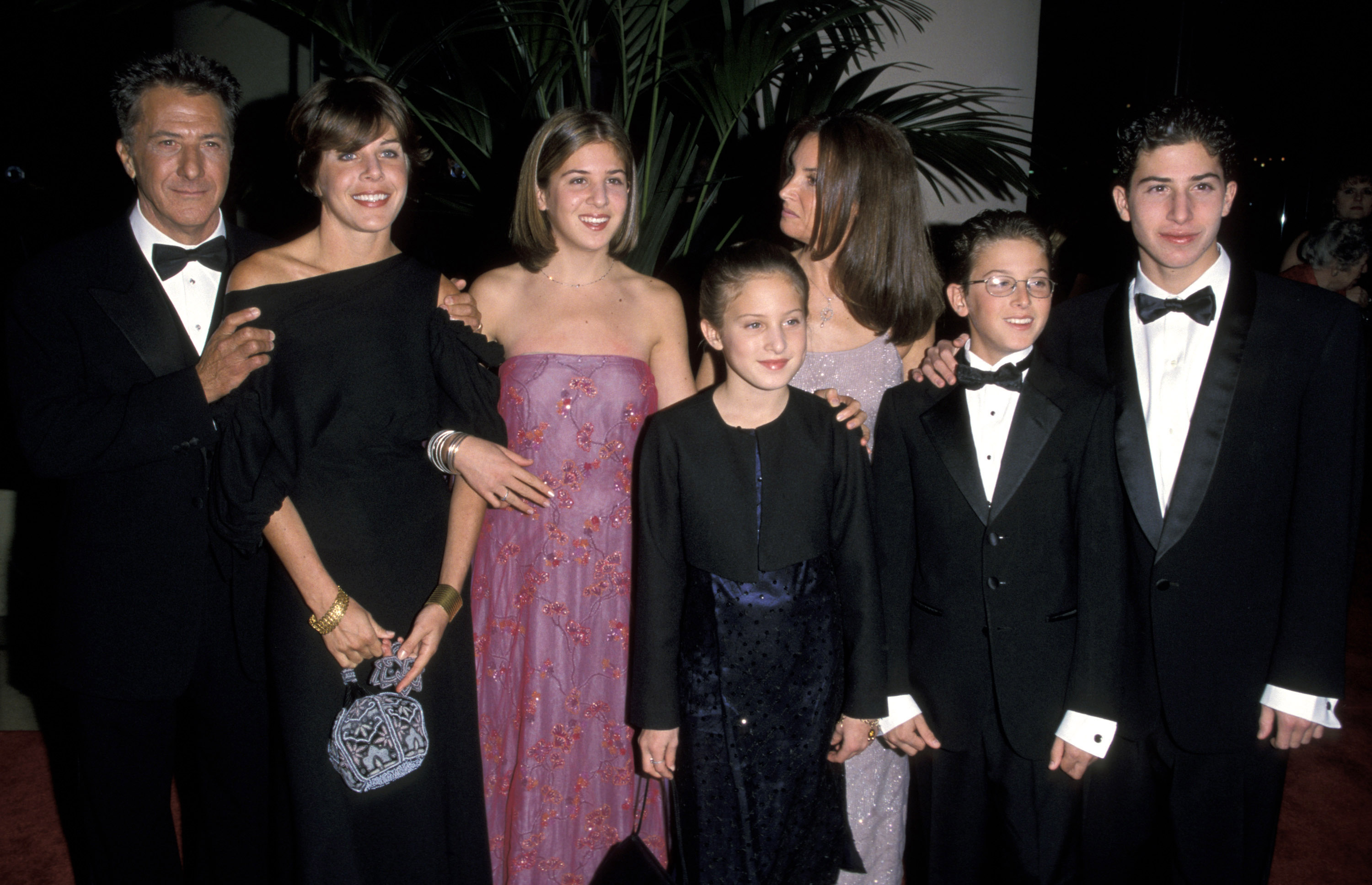 The woman, the actor, and their children during the American Film Institute Honors Dustin Hoffman with Life Achievement Award in Beverly Hills, California on February 18, 1999. | Source: Getty Images