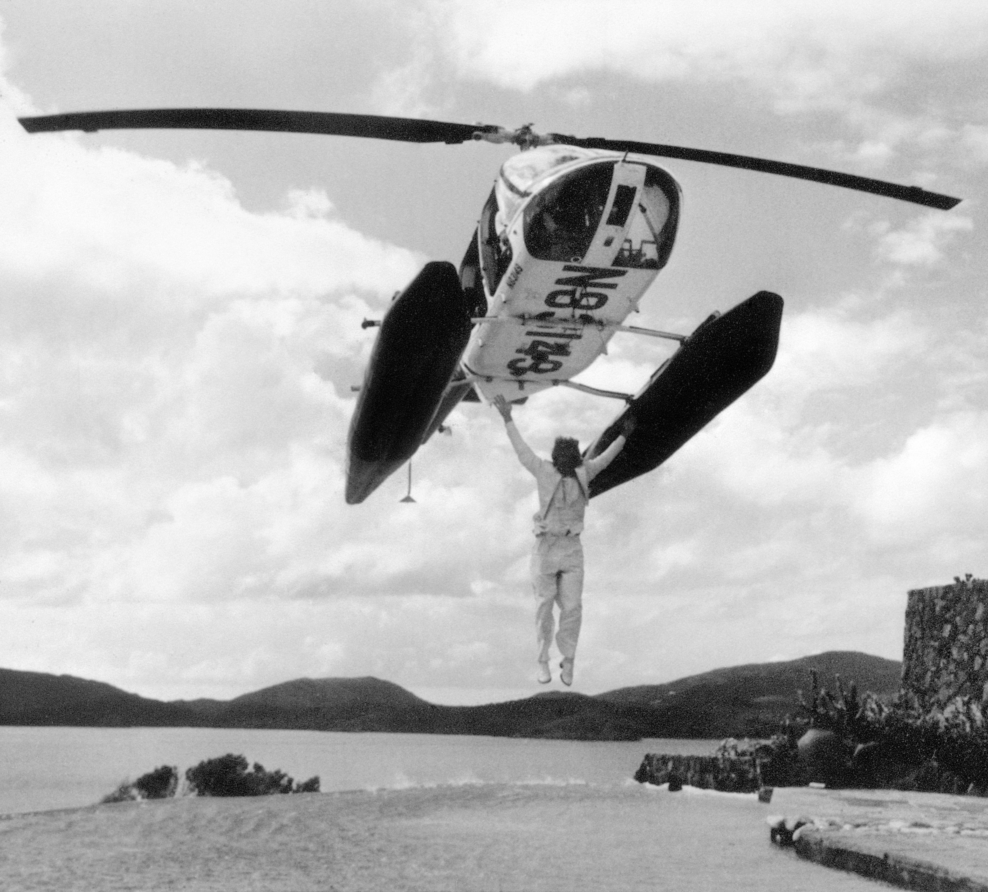 Richard Branson arrives for his wedding to Joan Templeman, on the Caribbean island of Necker in 1989 | Source: Getty Images