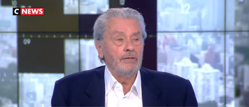 Alain Delon débat sur les grands thèmes de l'actualité dans "L'Heure des Pros 2" du 18 avril 2019. | Youtube/CNEWS