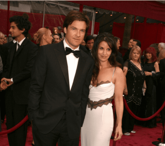 Actor Jason Bateman and wife Amanda Anka arrive on the red carpet for The 80th Annual Academy Awards held at the Kodak Theater on February 24, 2008 in Hollywood, California | Photo: Getty Images