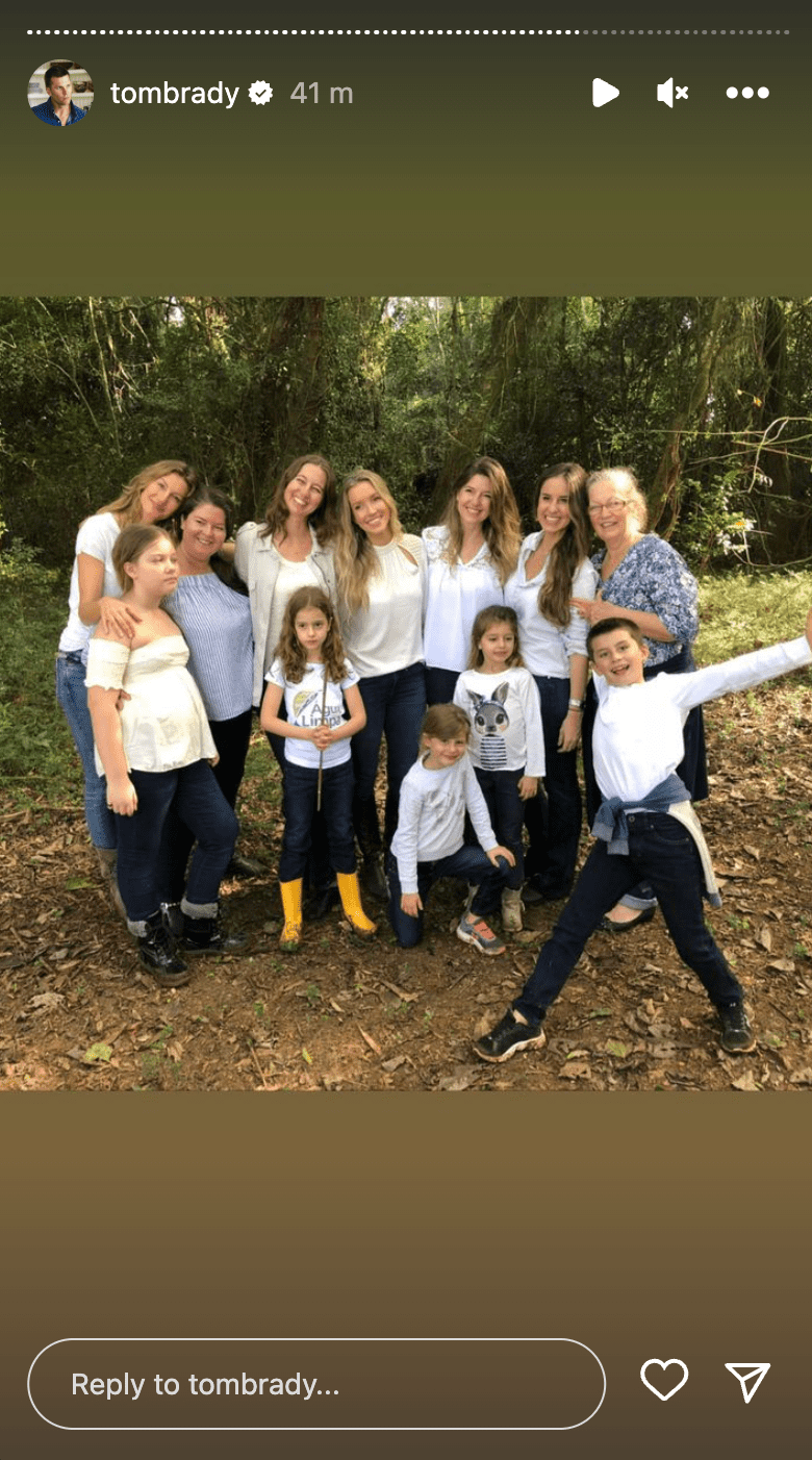 Tom Brady's family as seen on his Instagram story | Source: instagram.com/tombrady