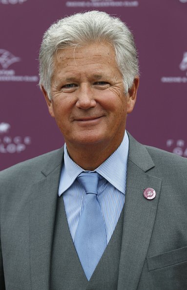 Pierre Dhostel assiste au Prix de l'Arc de Triomphe du Qatar. | Photo : Getty Images. Pierre Dhostel assiste au Prix de l'Arc de Triomphe du Qatar. | Photo : Getty Images.