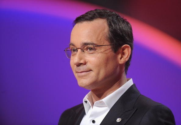 Jean-Luc Delarue participe à la 25ème cérémonie annuelle des Victoires de la Musique au Zénith de Paris le 6 mars 2010 à Paris, France. | Photo : Getty Images Jean-Luc Delarue participe à la 25ème cérémonie annuelle des Victoires de la Musique au Zénith de Paris le 6 mars 2010 à Paris, France. | Photo : Getty Images