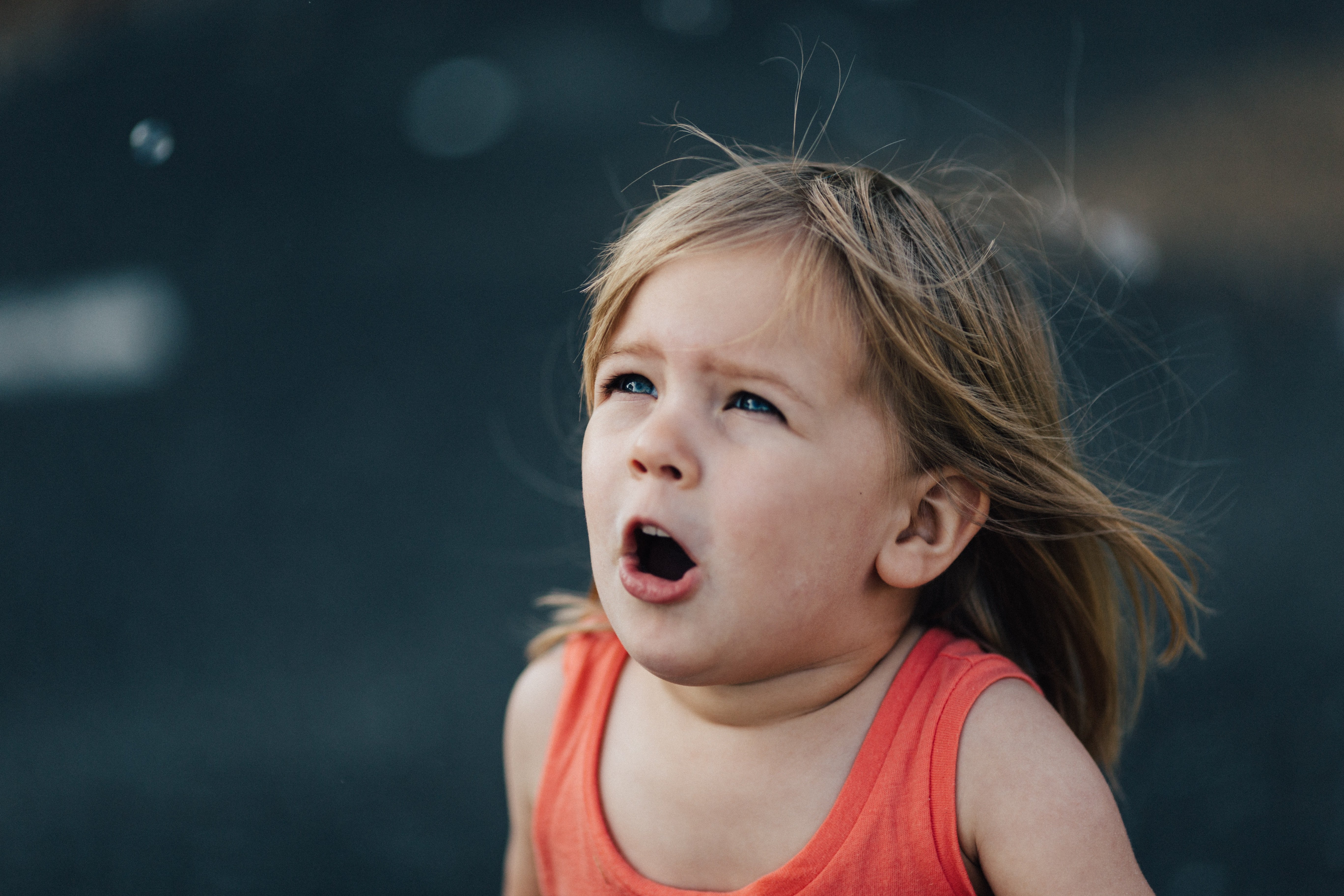 Little girl about to shout | Source: Unsplash.com