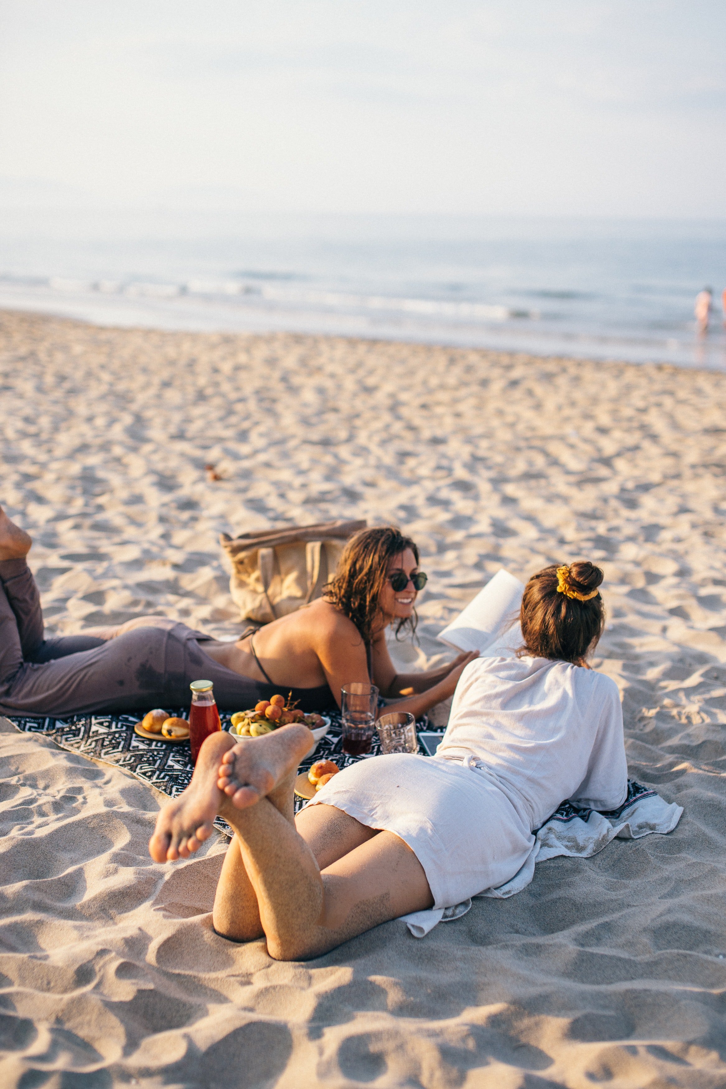 Janet went for a vacation with her friends and left the triplets alone at home. | Source: Pexels