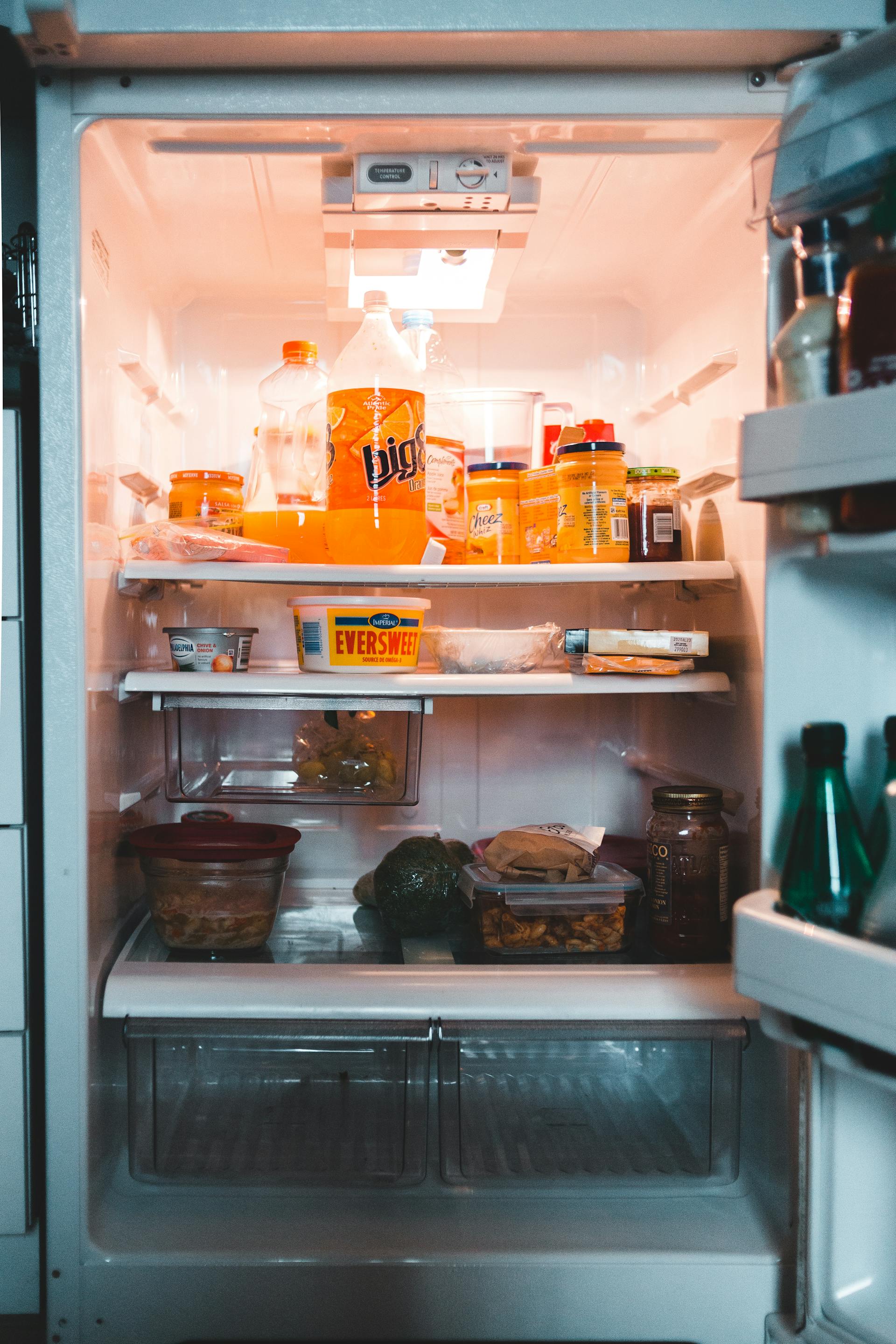 An open fridge | Source: Pexels