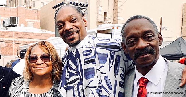 Snoop Dogg melts hearts, posing with both of his parents in rare photo together