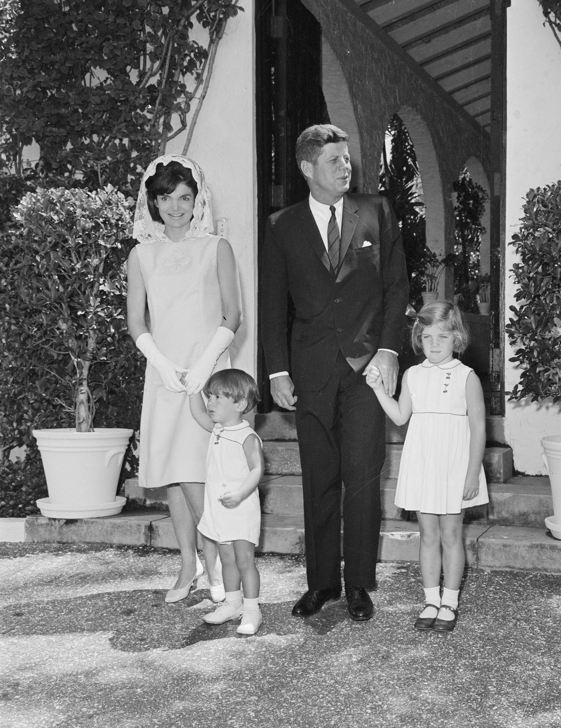 Former President John F. Kennedy and First Lady Jacqueline Kennedy photographed with their children, John F. Kennedy Jr. and Caroline Kennedy, in 1963. | Source: Getty Images