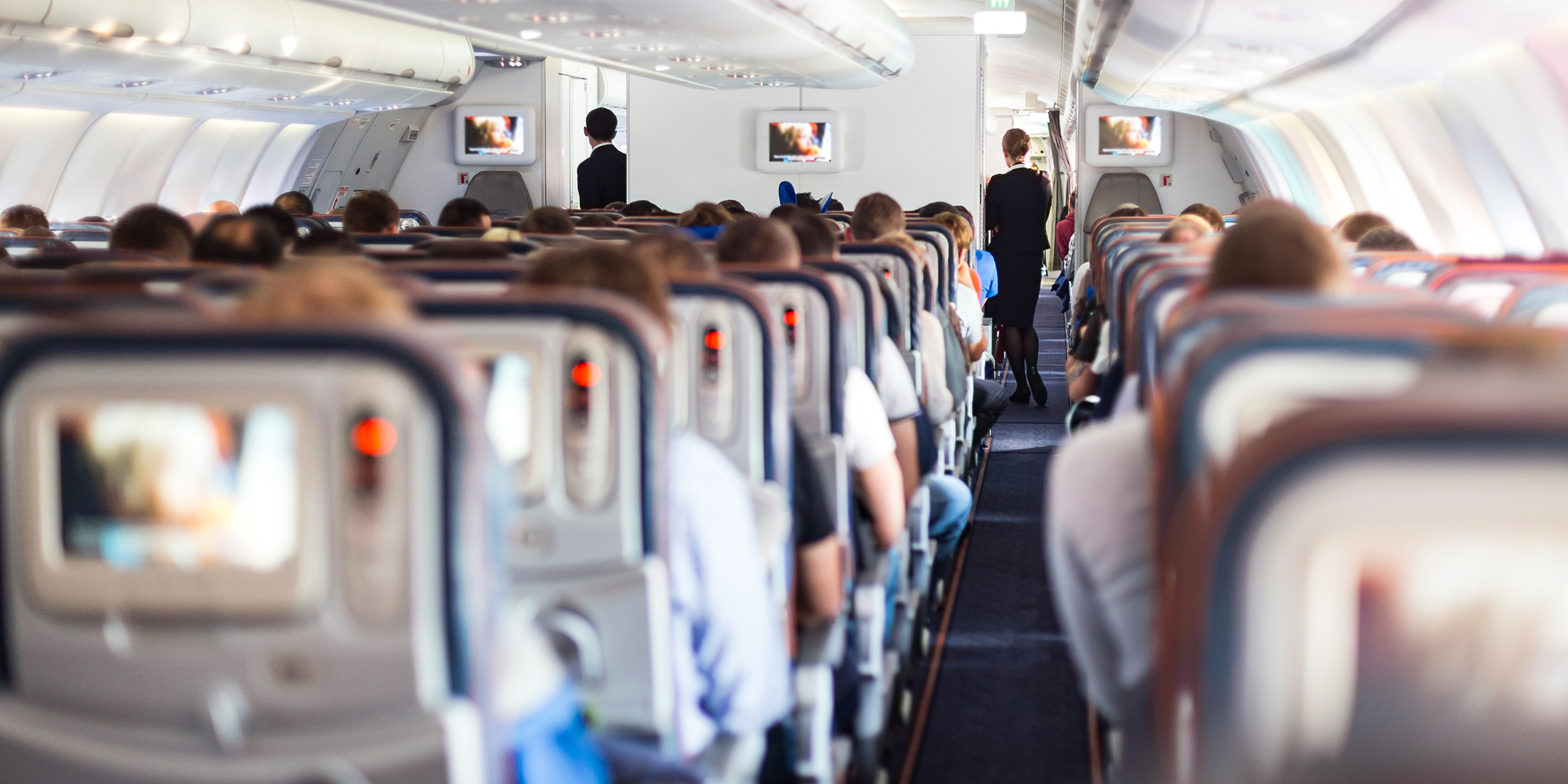 The inside of a full airline | Source: Shutterstock