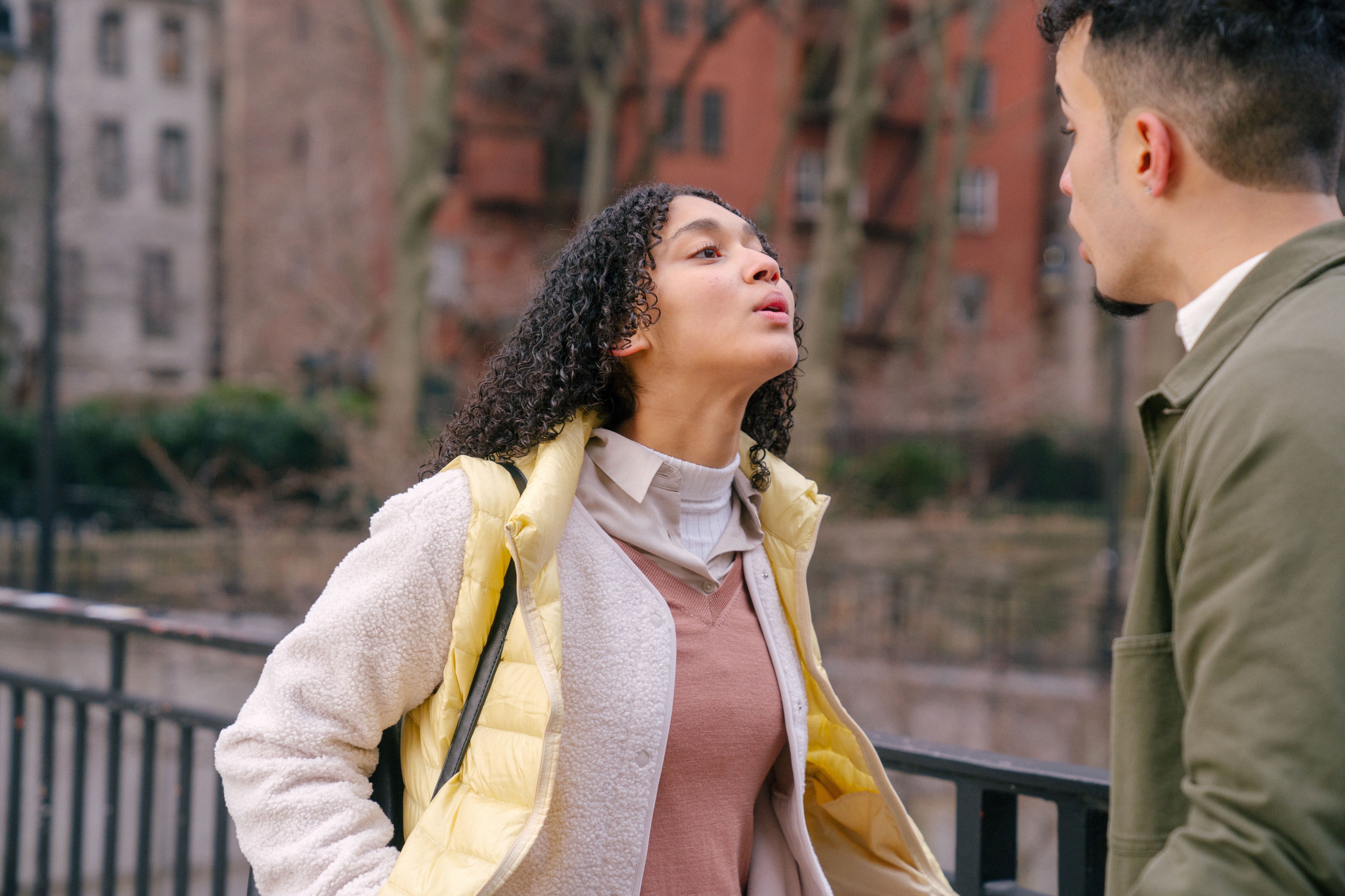 Young woman argues with her fiancé | Photo: Pexels