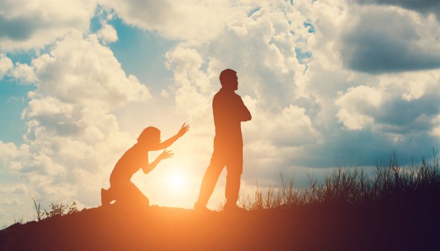 Les silhouettes de femme et d'homme à l'horizon | Image: Freepik