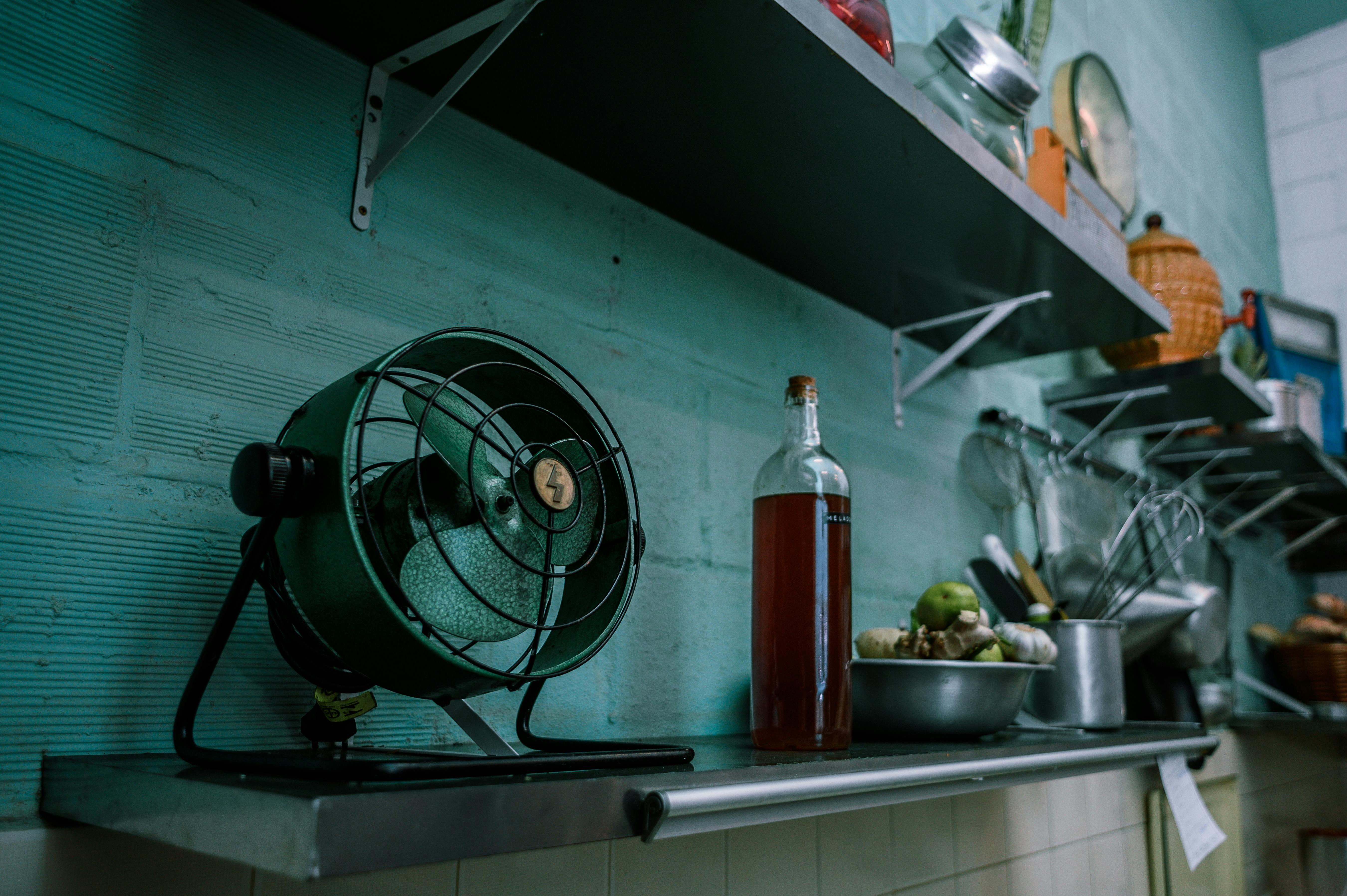 Inside a restaurant kitchen | Source: Pexels