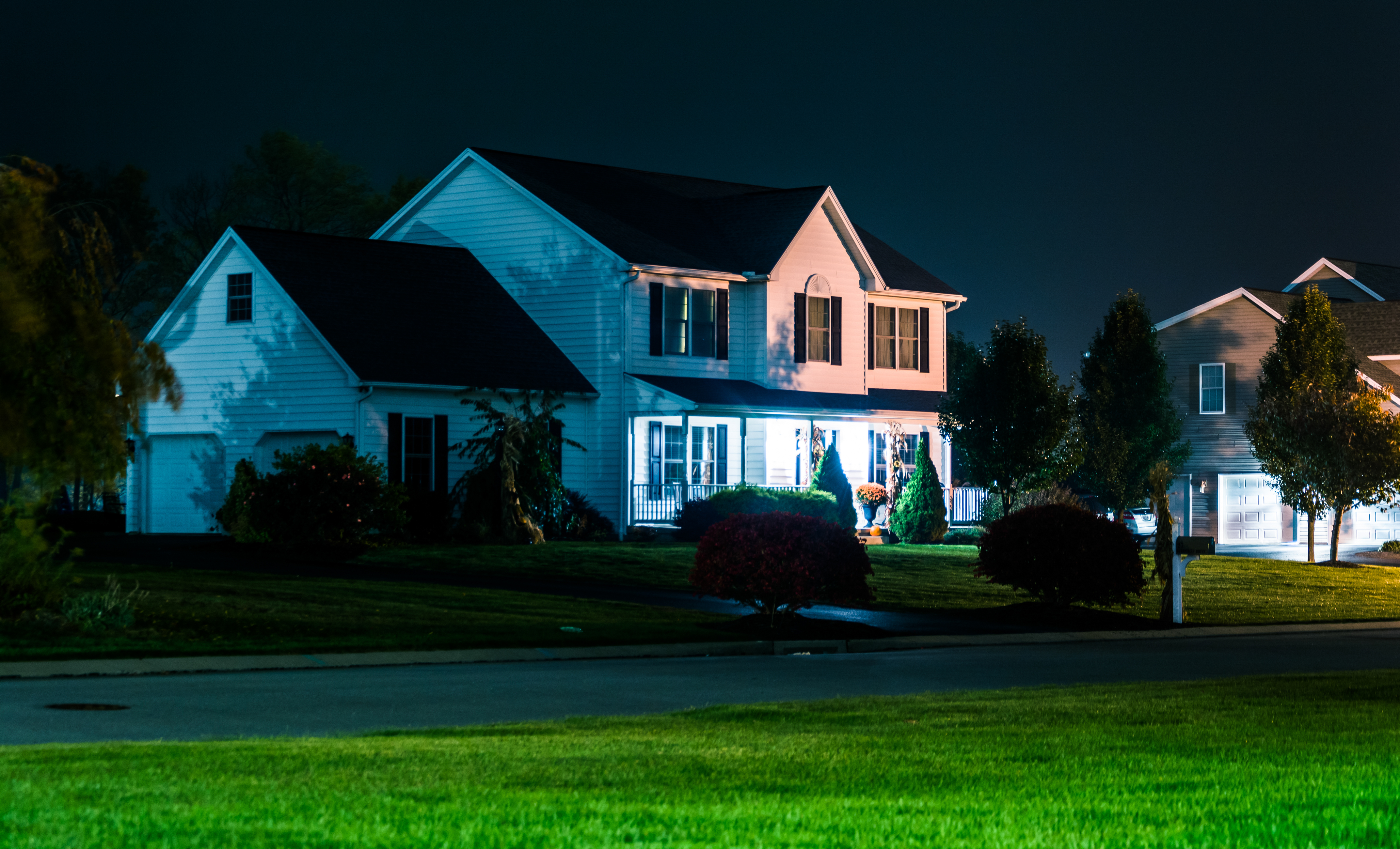 House at night. | Source: Shutterstock