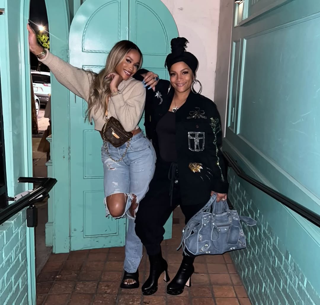 Samaria and Simone Smith, dated September 16, 2025 | Source: Instagram/sislovespurple