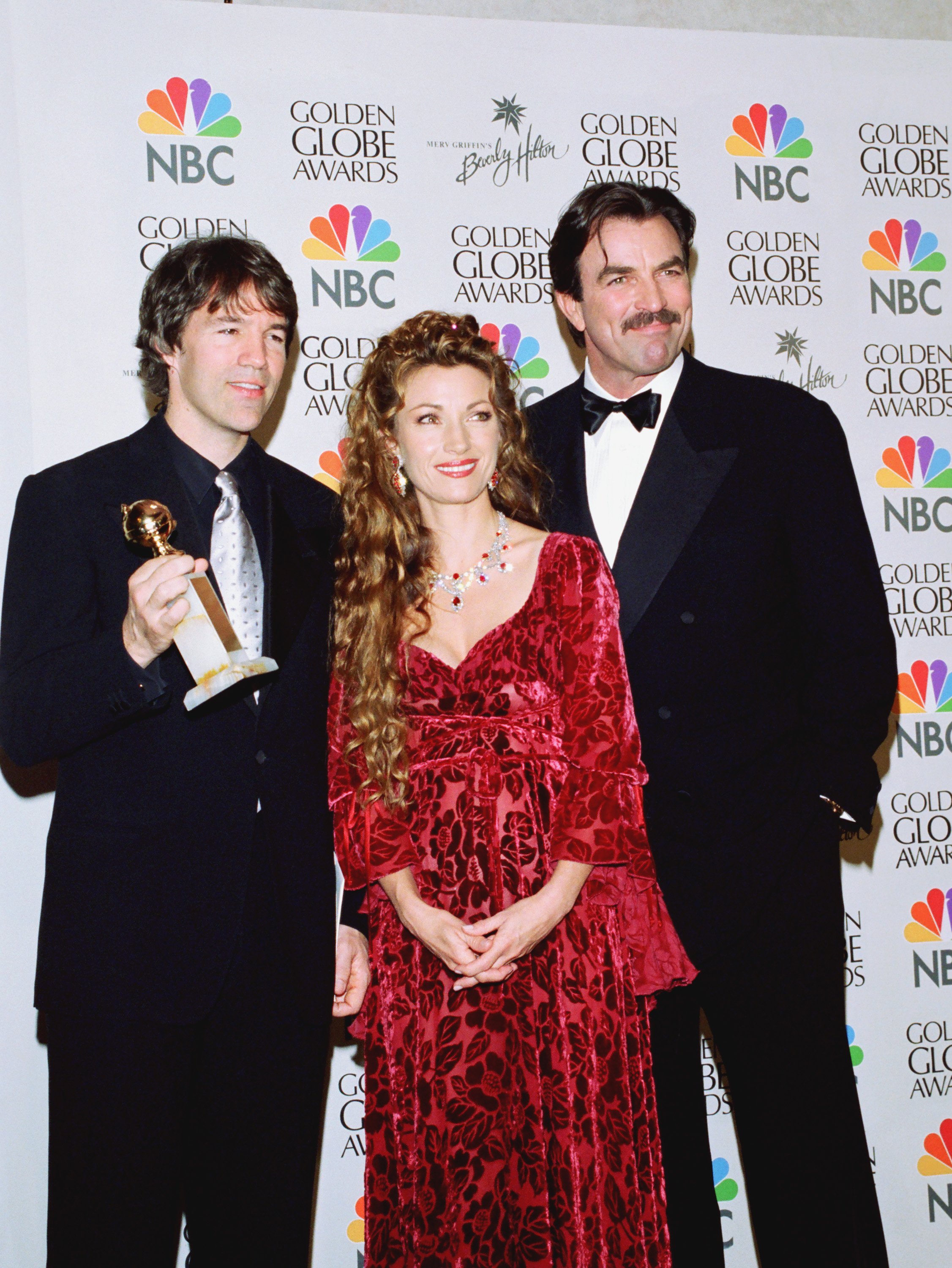 David E. Kelley, Jane Seymour, and Tom Selleck at the 56th Annual Golden Globes Awards on January 24, 1999 | Source: Getty Images