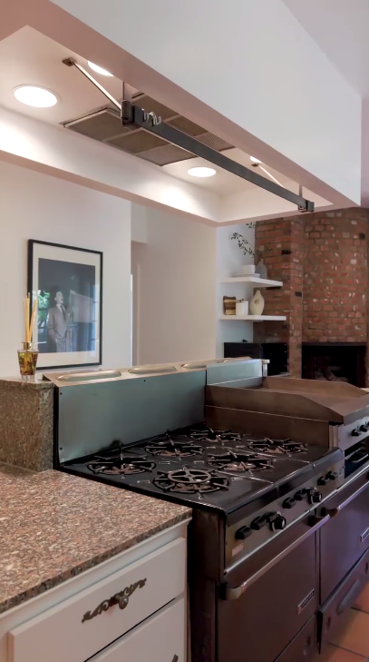 The fact that rooms are clearly defined and separate makes this home more flexible, especially for large families. | Source: Instagram/weahomes