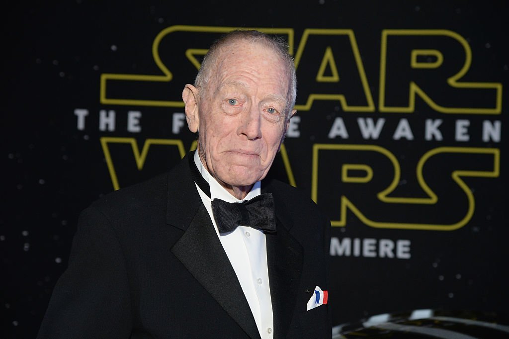 Max von Sydow arrives at the premiere of Walt Disney Pictures' and Lucasfilm's "Star Wars: The Force Awakens" on December 14, 2015 in Hollywood, California | Photo: Getty Images