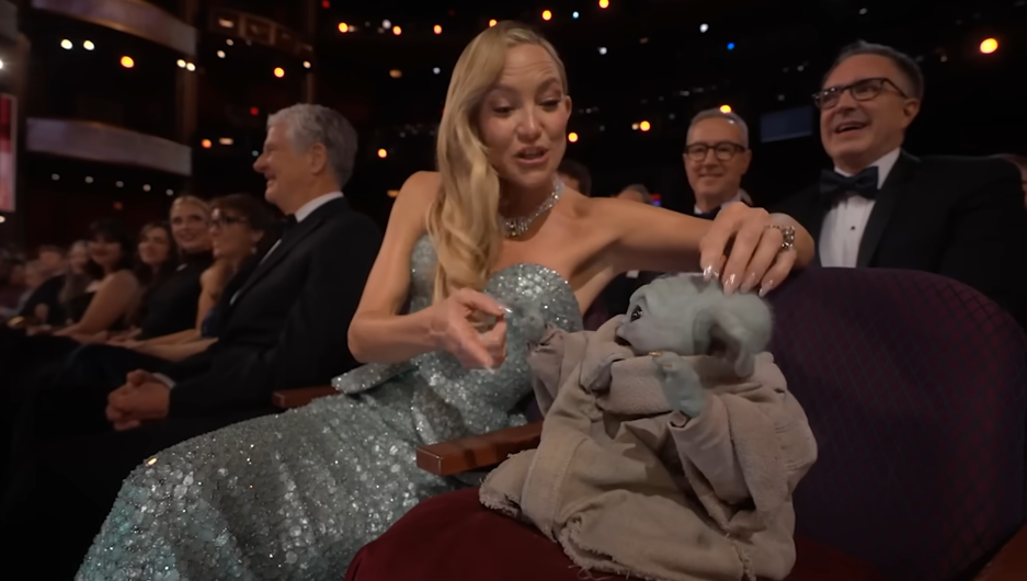 Kate Hudson and Grogu sit in the audience at the 98th Academy Awards on March 15, 2026 | Source: YouTube/Star Wars