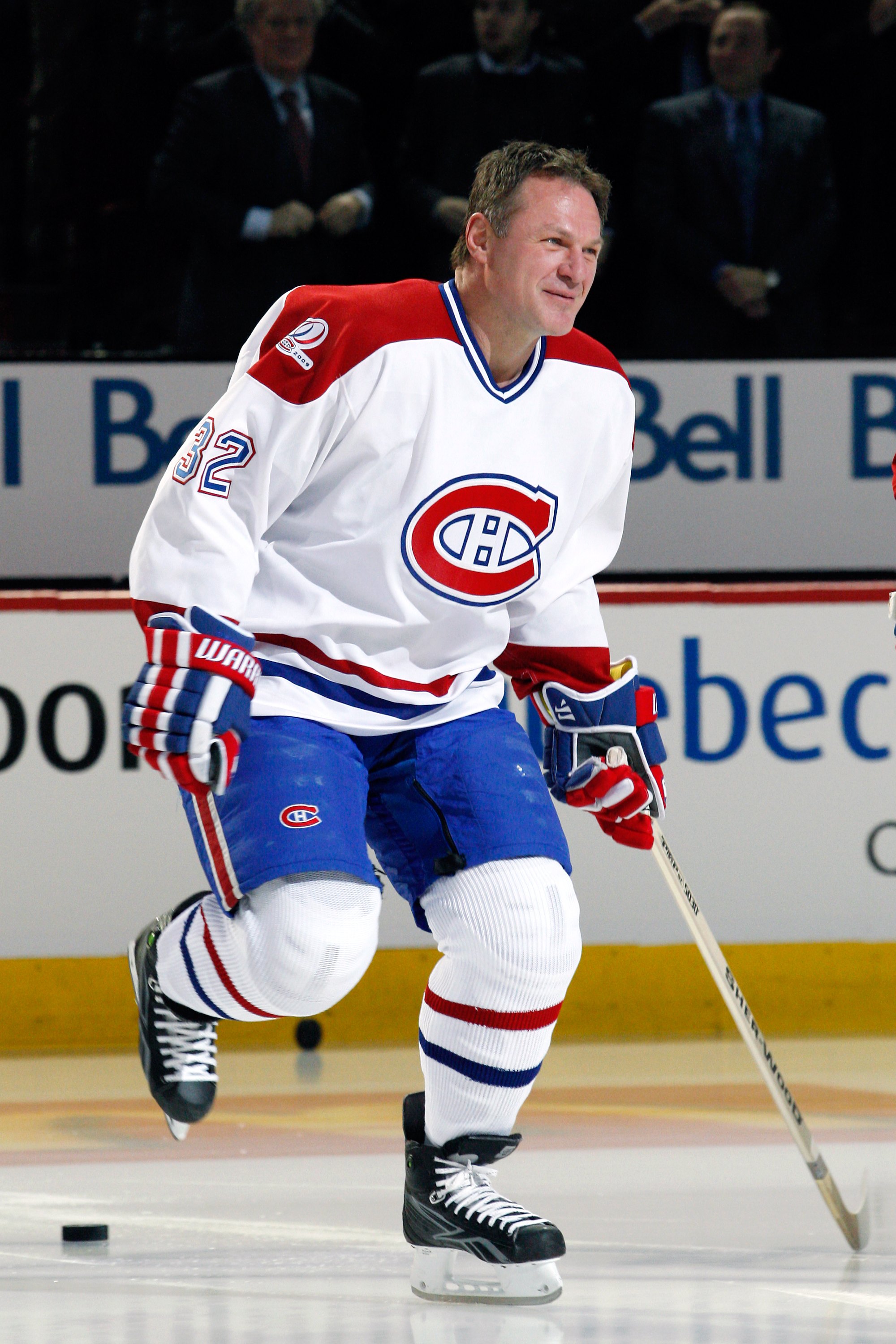 Claude Lemieux skates prior to the NHL game between the Montreal Canadiens and Boston Bruins on December 4, 2009 | Source: Getty Images