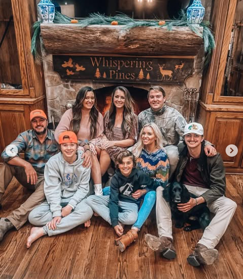 Luke Bryan with his family, including his adopted nieces and nephew, from a post dated November 26, 2021. | Source: Instagram/tilcheshire.2
