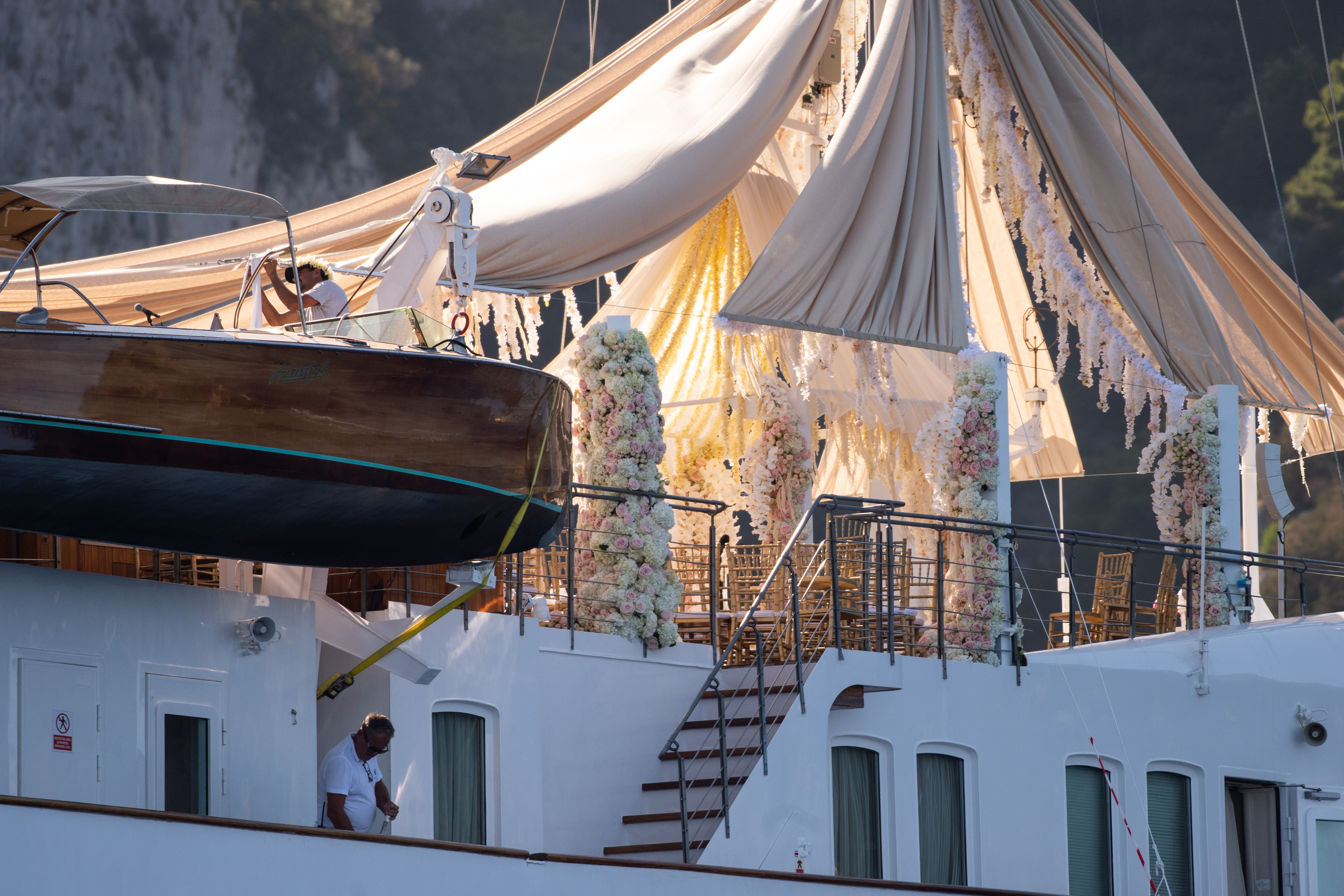 A picture of a yacht being prepared for Heidi Klum and Tom Kaulitz's wedding in Capri, Italy on August 3, 2019 | Source: Getty Images