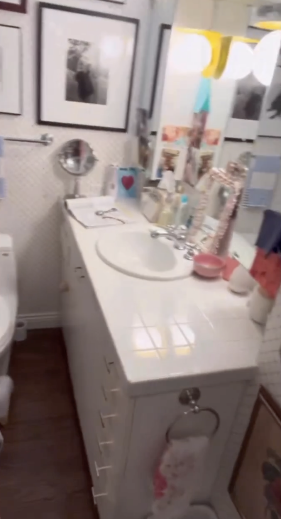 A glimpse inside Drew Barrymore's bathroom from a post dated February 28, 2023. | Source: Instagram/drewbarrymore