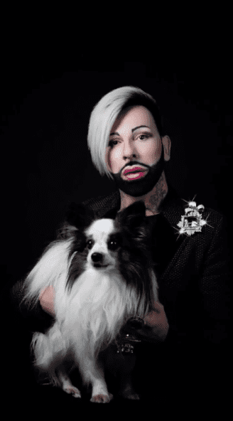 Glööckler mit seinem Hund. | Quelle: instagram.com/haraldgloeoeckler_official