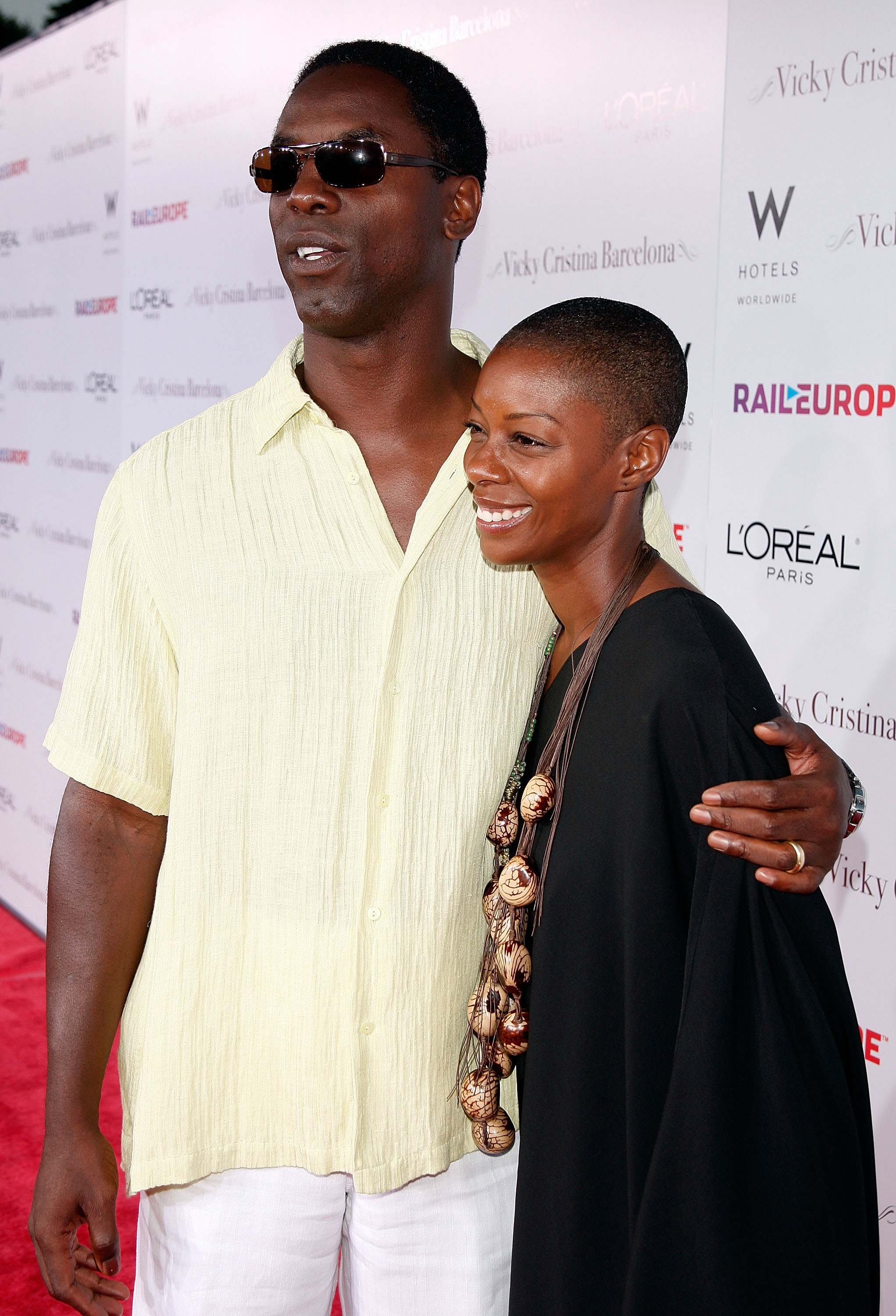 Isaiah Washington and Jenisa Marie Washington arrive on the red carpet at the Los Angeles premiere of "Vicky Cristina Barcelona" at the Mann Village Theatre on August 4, 2008, in Westwood, California | Source: Getty Images
