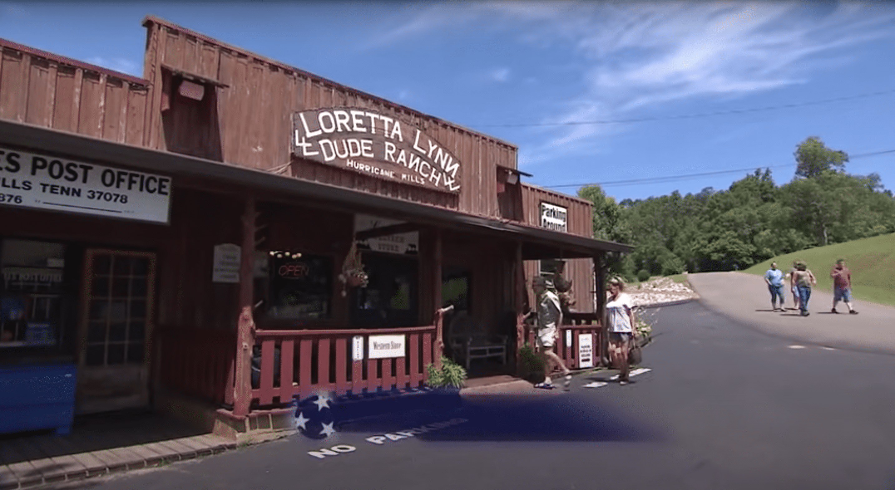 Loretta Lynn's 3,500-acre ranch | Source: YouTube/Tennessee Crossroads
