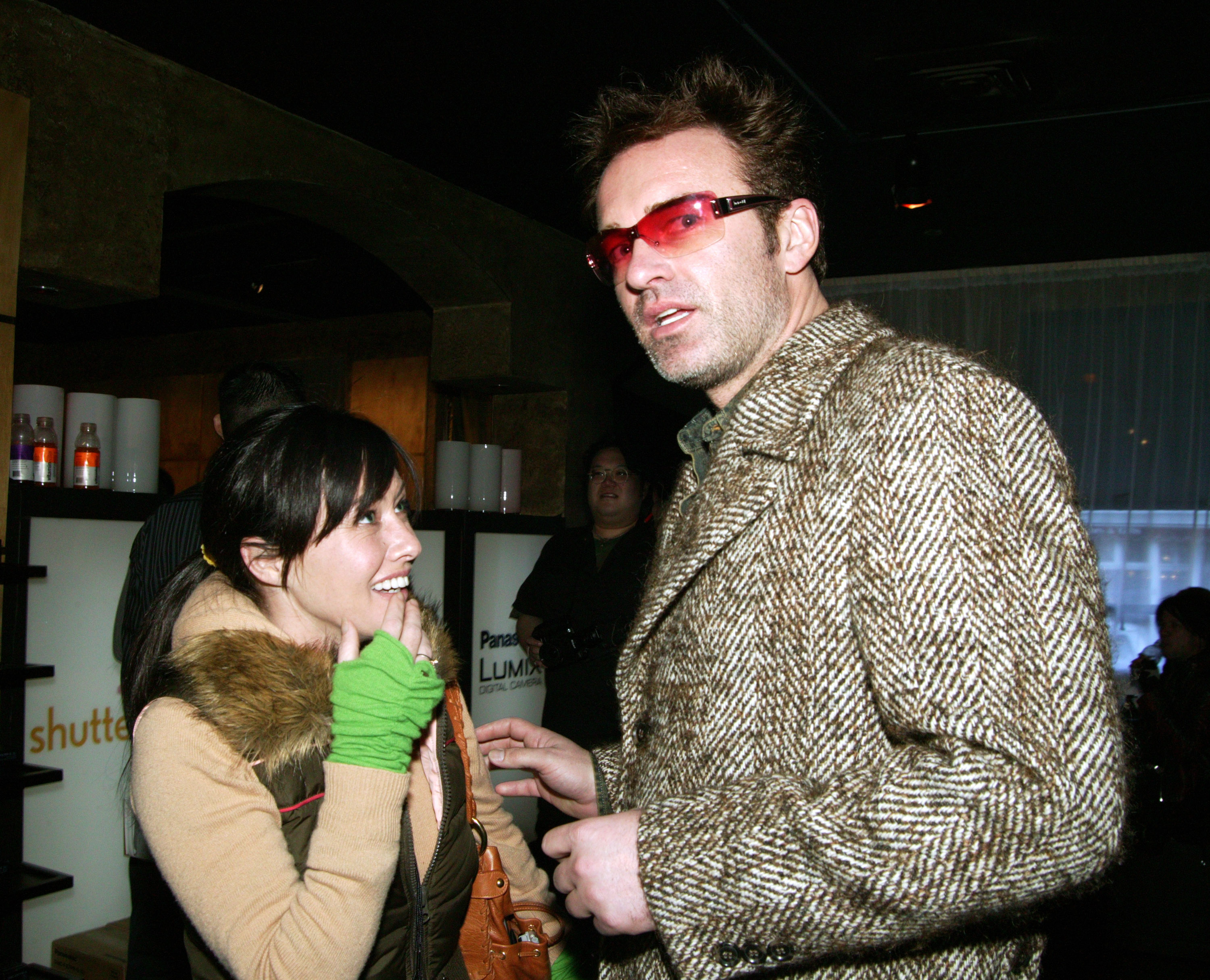 Shannen Doherty and Julian McMahon during the 2005 Park City Shutterfly Panasonic Lounge at Marquee in Park City, Utah | Source: Getty Images