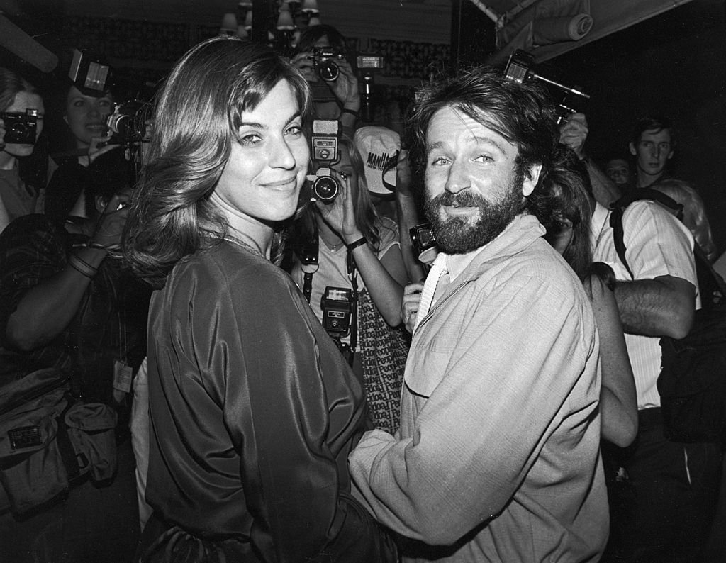 Robin Williams and Valerie Williams during Paul Simon and Carrie Fisher Wedding on August 16, 1983 at Paul Simon's Central Park West Apartment in New York City, New York | Source: Getty Images