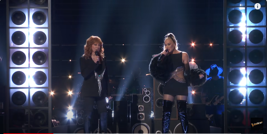 Reba McEntire and Gwen Stefani performing on 