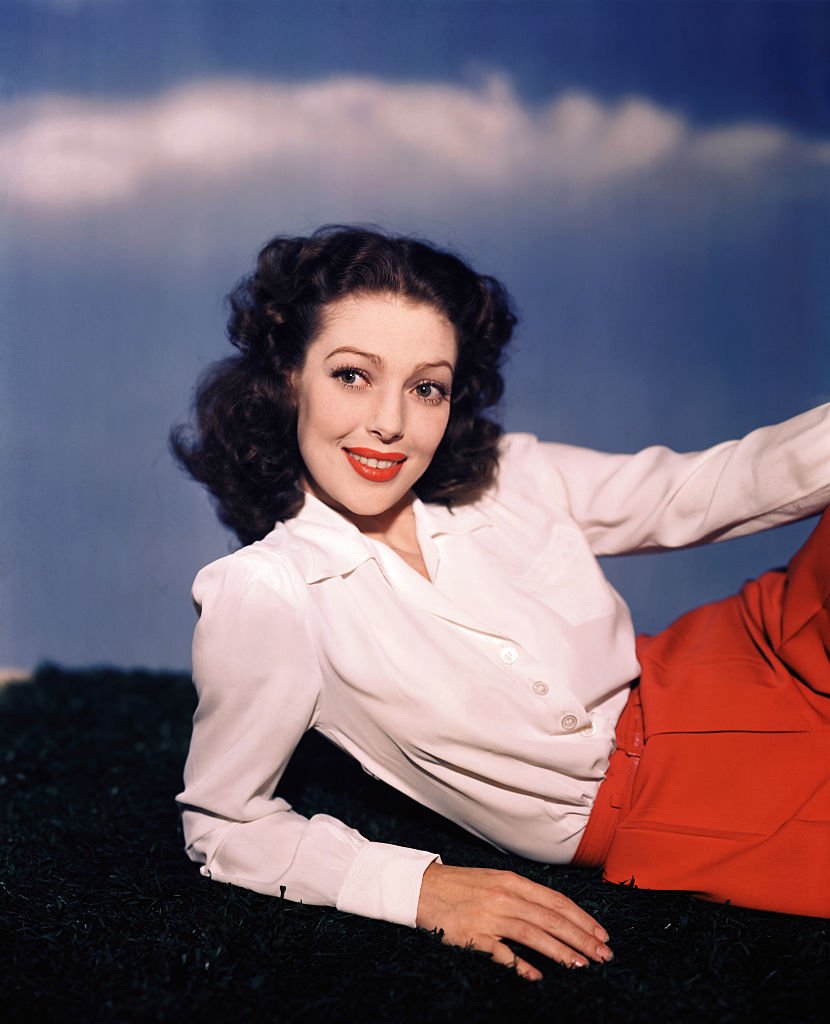 American actress Loretta Young (1913 - 2000) during a shoot, circa 1940 | Photo: Getty Images
