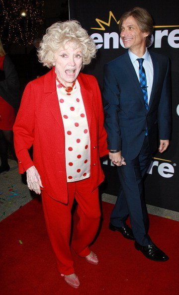 Phyllis Diller and director Gregg Barson at Paramount Theater on the Paramount Studios lot on December 7, 2011 in Hollywood, California. | Photo: Getty Images
