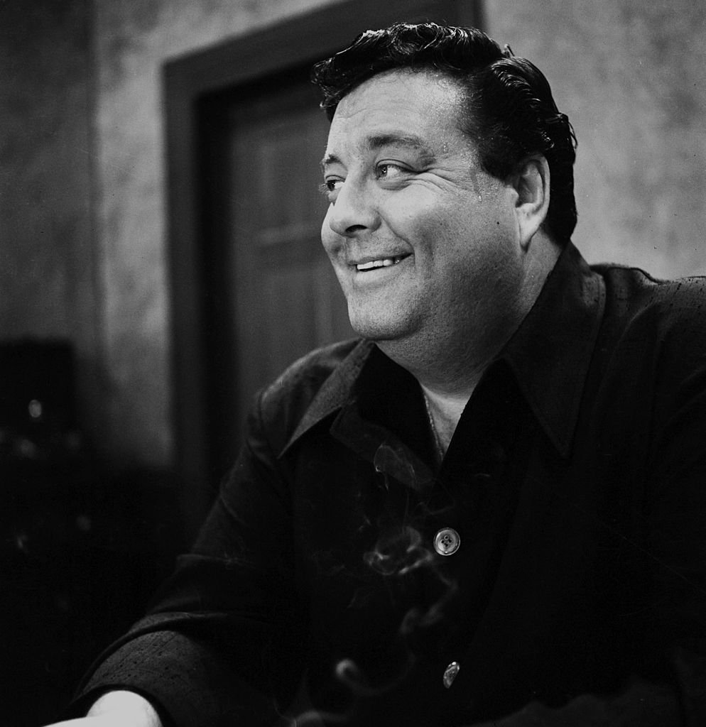  Jackie Gleason on stage during rehearsal of "The Jackie Gleason Show" in Los Angeles on May 15, 1955 | Photo: Getty Images