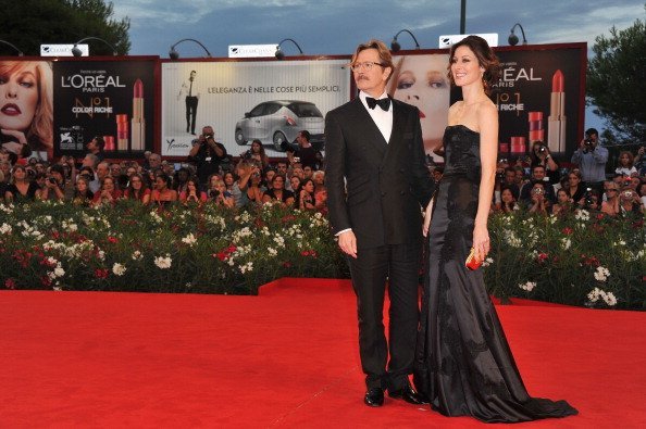 Gary Oldman and Alexandra Edenborough attend the 'Tinker, Tailor, Soldier, Spy' premiere | Photo: Getty Images