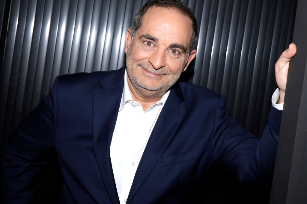 L'animateur de télévision Laurent Fontaine pose lors d'une séance de portrait à Paris, France, le 12/04/2019. | Photo : Getty Images