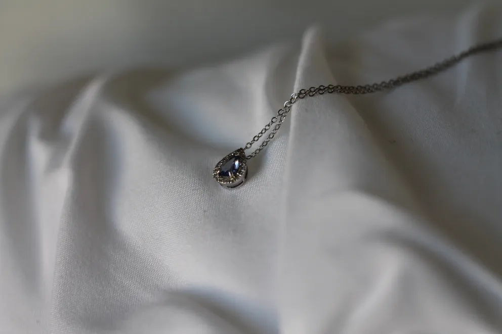 Janet a trouvé le collier de diamants dans la poussette | Source : Unsplash