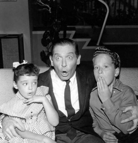 Milton Berle with Angela Cartwright and Rusty Hamer in "Make Room for Daddy," in 1957. | Source: Wikimedia Commons.