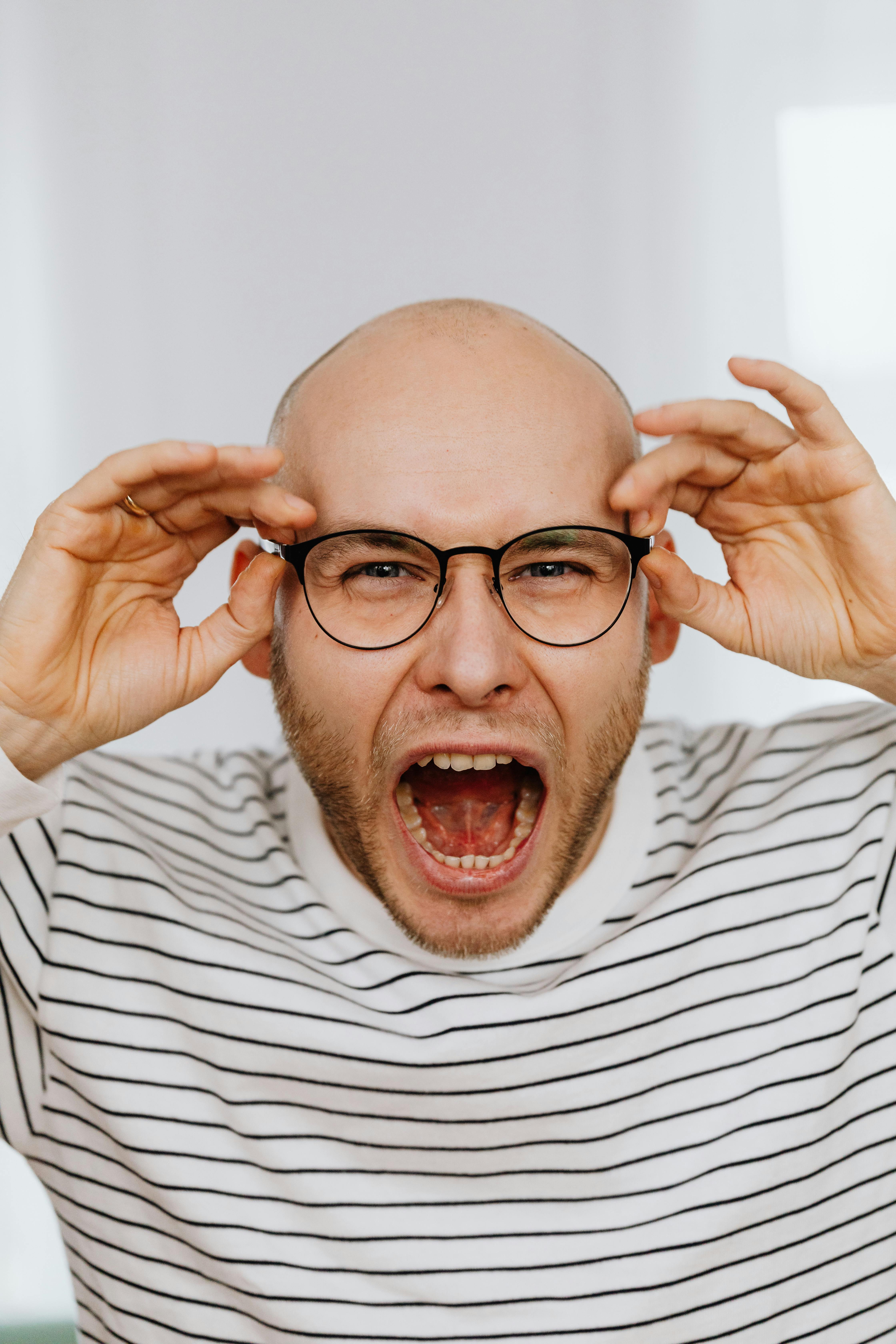 An angry man yelling | Source: Pexels