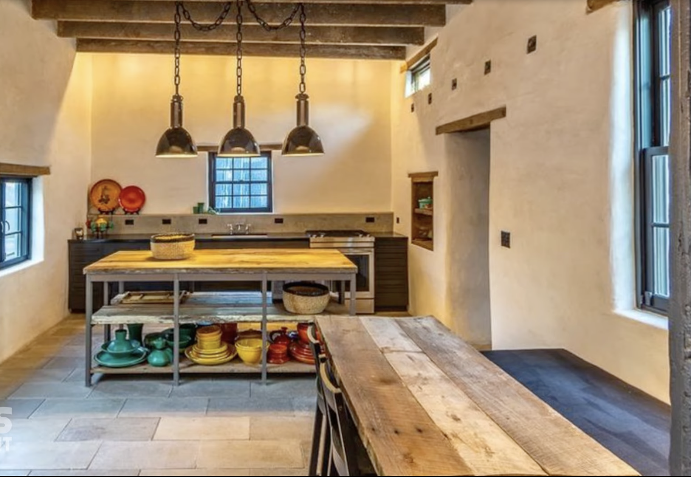 Kitchen inside Diane Keaton’s Sullivan Canyon home, dated February 3, 2022 | Source: YouTube/@FamousEntertainment500k