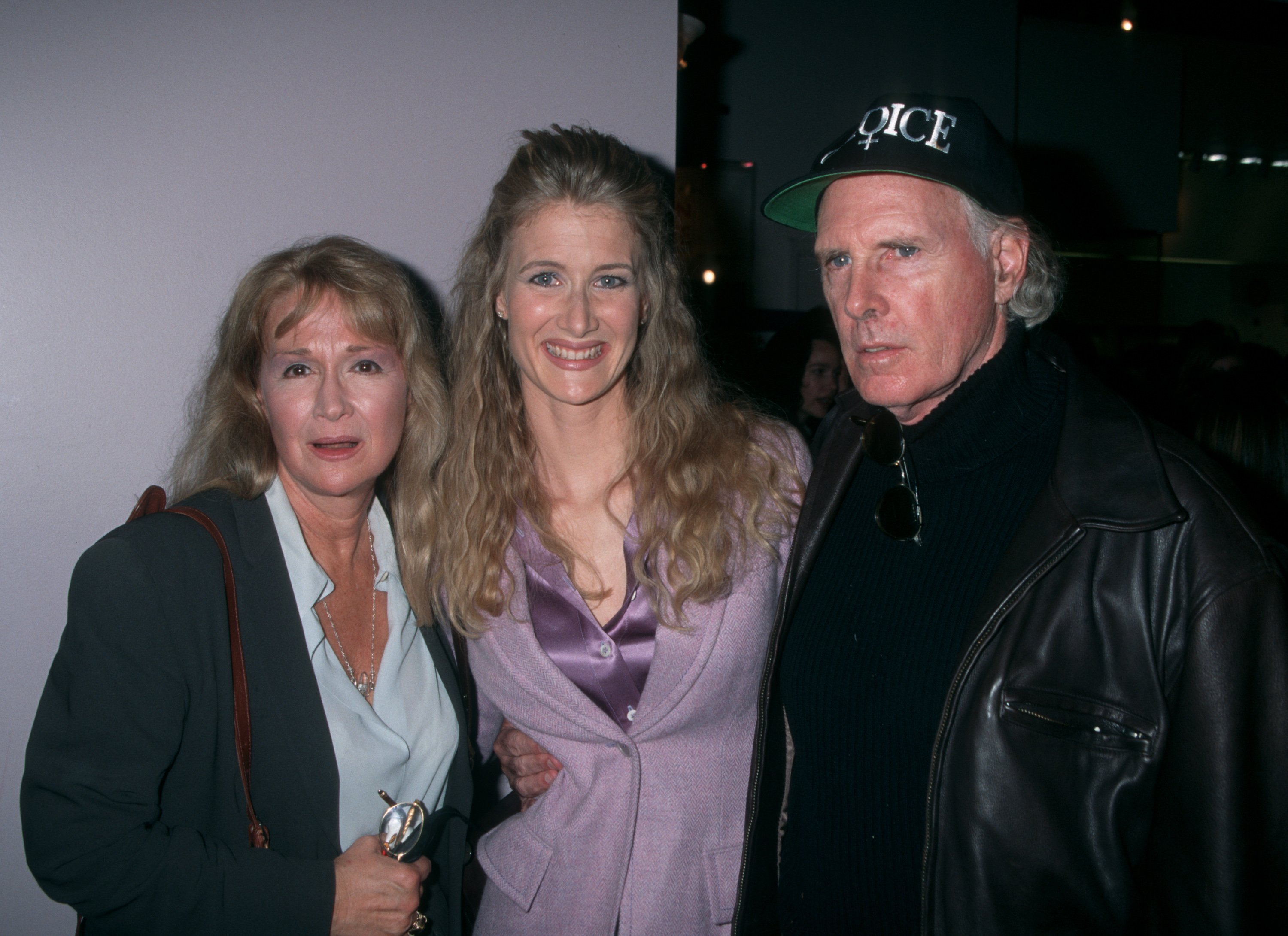Diane Ladd, Laura Dern and actor Bruce Dern attending the Los Angeles premiere of "Citizen Ruth" on November 21, 1996 at Laemmle Sunset 5 Theater in West Hollywood, California | Source: Getty Images