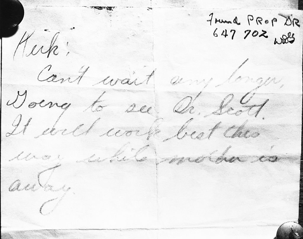 Une lettre trouvée dans le sac à main de Jean Spangler, qui aurait été adressée à Kirk Douglas, 1949 | Photo : Getty Images