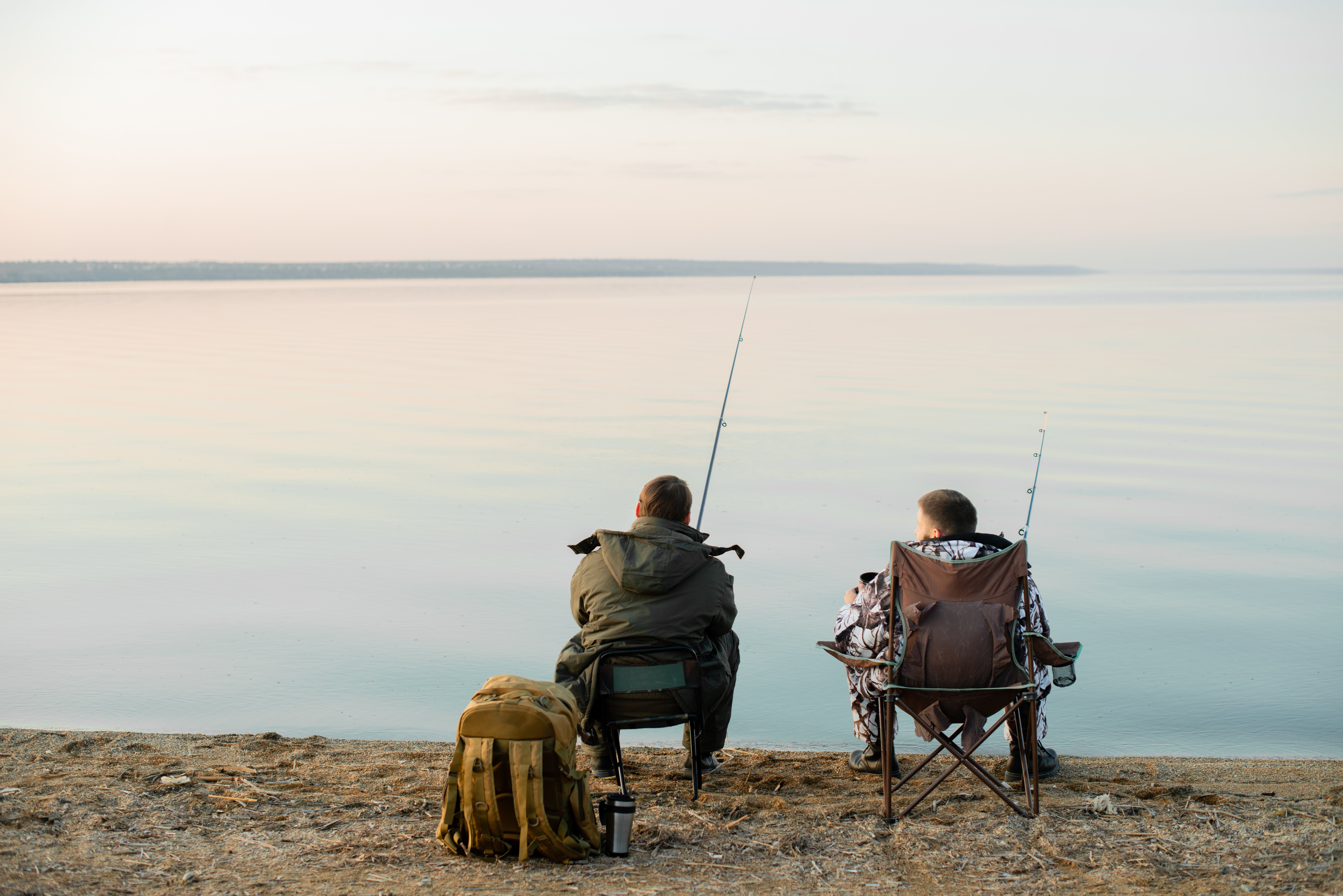 Hombres pescando. | Foto: Shutterstock