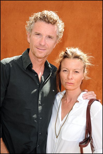 Denis Brogniart avec sa femme Hortense au village de Roland Garros. | Photo : Getty Images Denis Brogniart avec sa femme Hortense au village de Roland Garros. | Photo : Getty Images