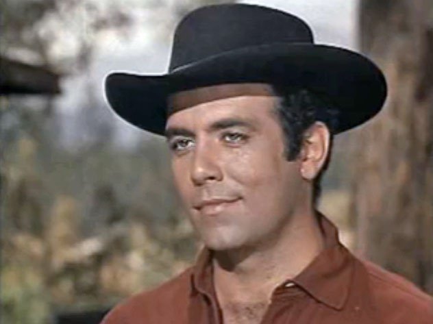 Pernell Roberts from the television series Bonanza. Episode: "Showdown" (1960). | Photo: Wikipedia Commons.