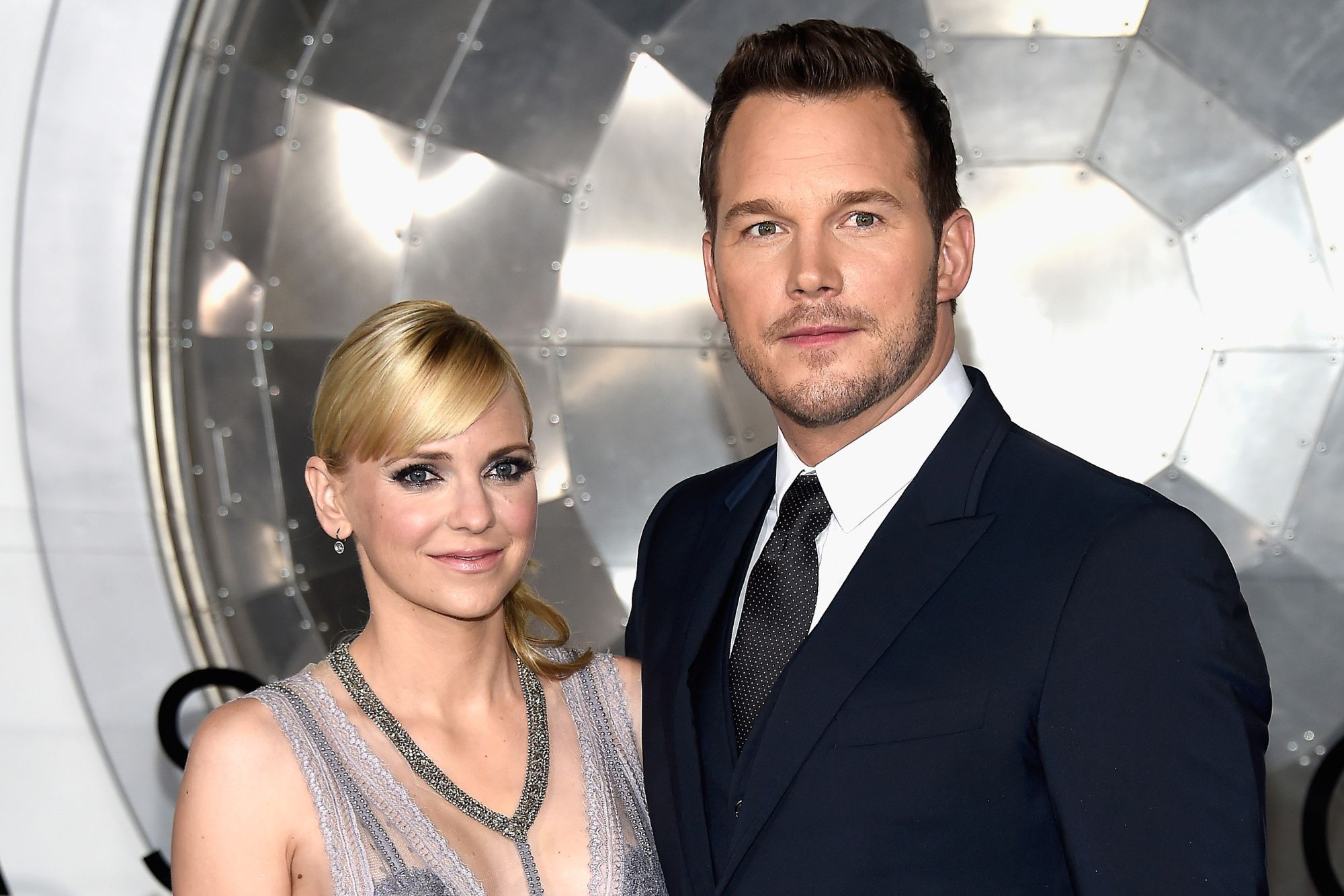 Anna Faris and Chris Pratt during the premiere of Columbia Pictures' "Passengers" at Regency Village Theatre on December 14, 2016 in Westwood, California | Source: Getty Images