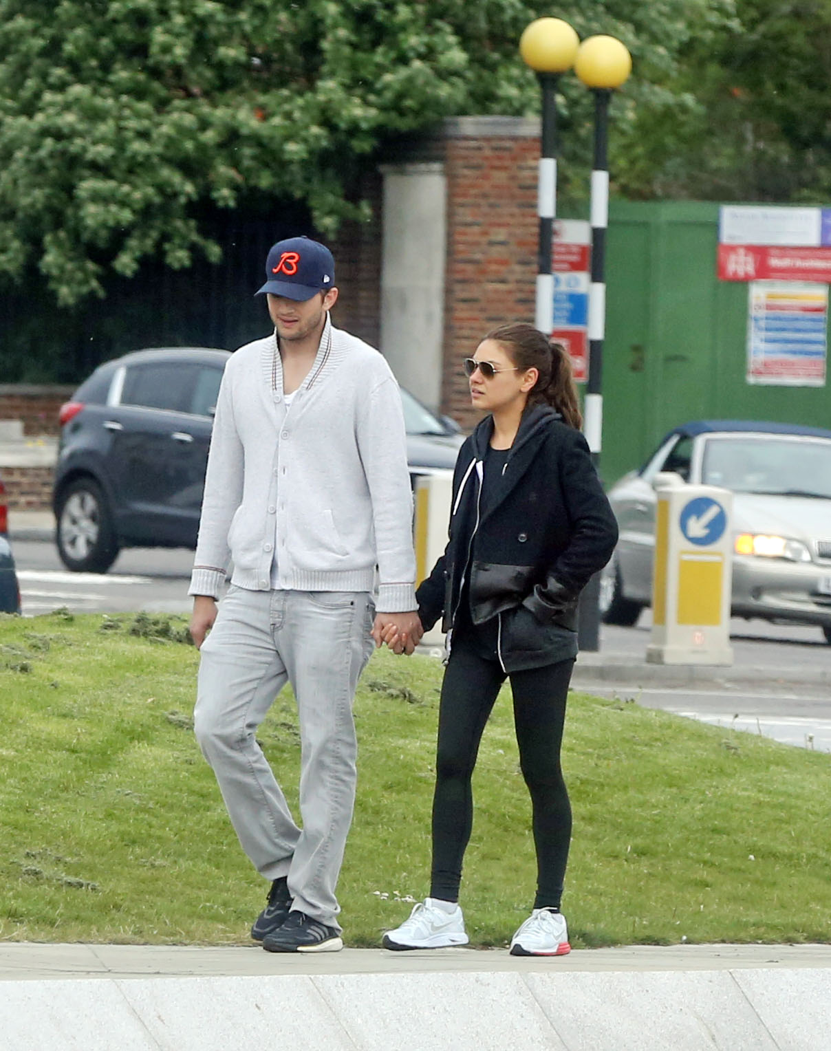 Mila Kunis and Ashton Kutcher. | Source: Getty Images